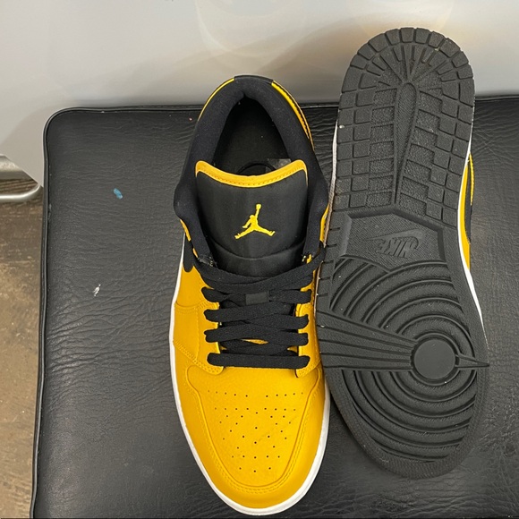 Men's Black and Yellow Sneakers - Picture 3 of 3
